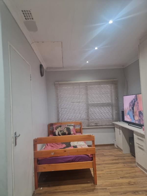 2 Bedroom Property for Sale in Rondevlei Park Western Cape